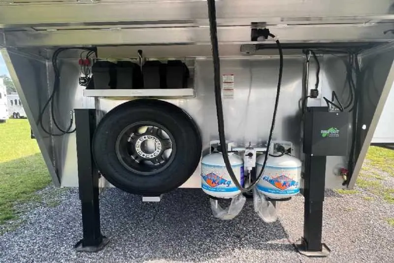 2024 Lakota Charger 8411RKGLQ 4 Horse Trailer with 11' Short Wall