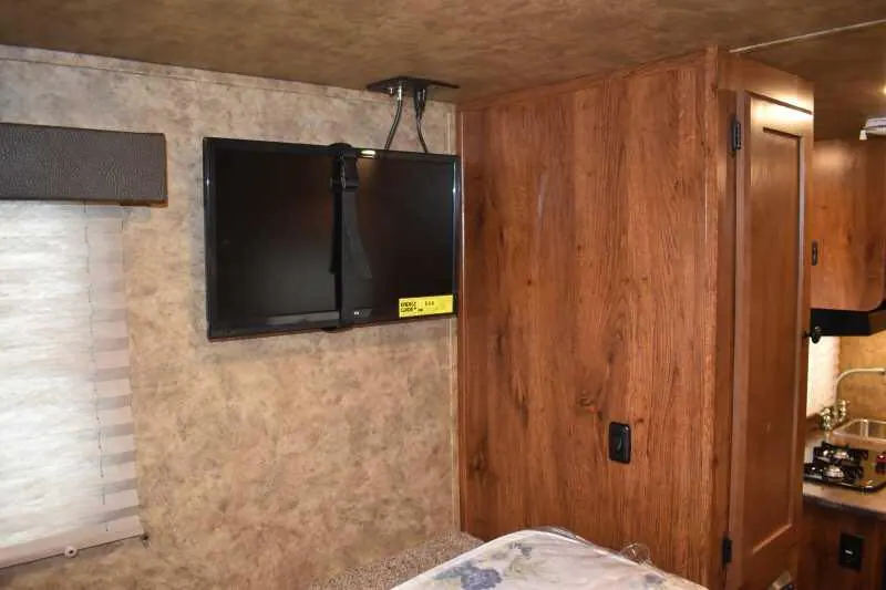 2020 Lakota Colt 8209SO 2 Horse Trailer with 9' Short Wall