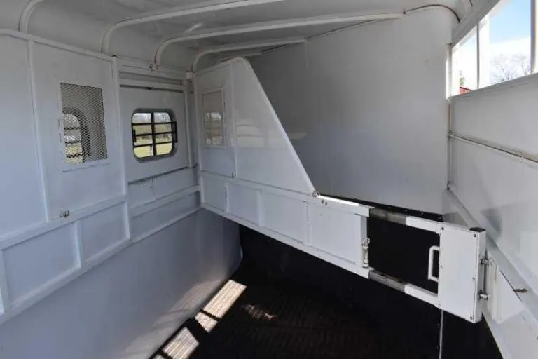2002 Logan Coach 3HBP 3 Horse Trailer