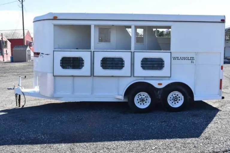 2002 Logan Coach 3HBP 3 Horse Trailer