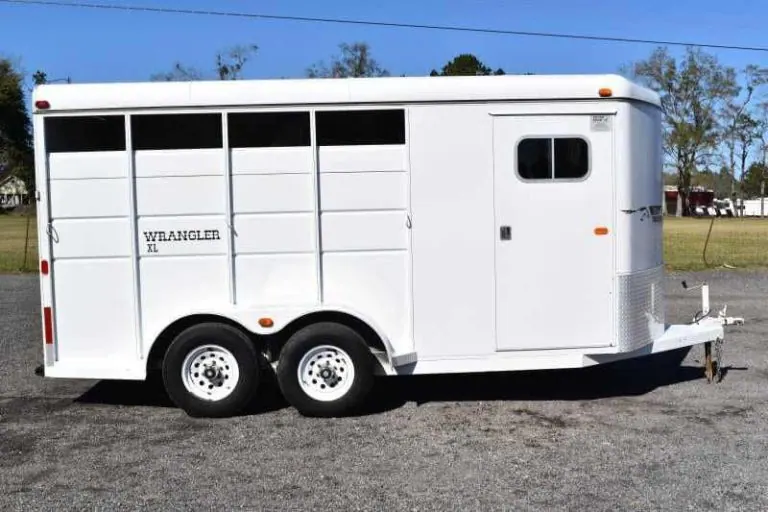 2002 Logan Coach 3HBP 3 Horse Trailer
