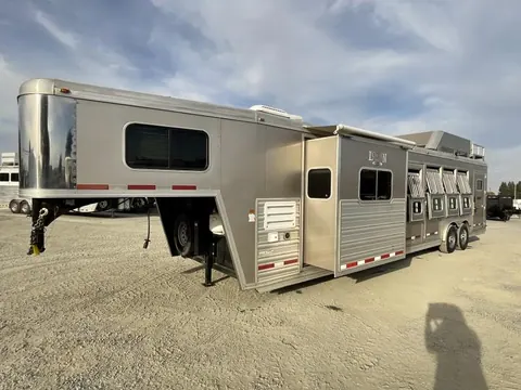 2014 Logan Coach RAZ4GNHDLQ 40' 4 Horse Razor GN Horse Trailer*