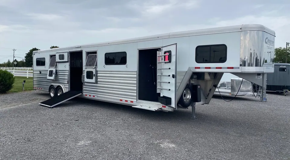 2023 Cimarron Norstar 6 Horse Head to Head Trailer