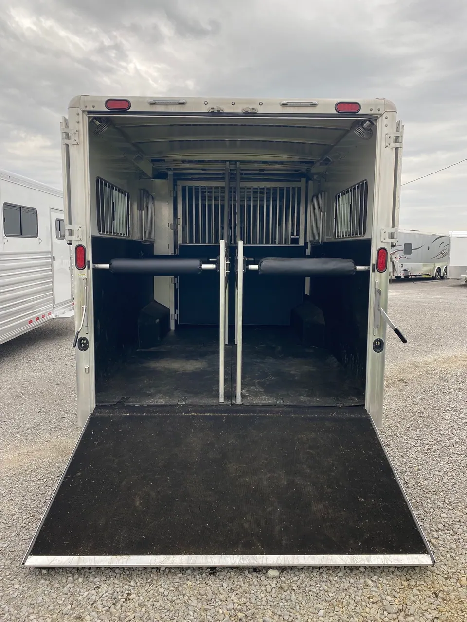2023 Cimarron Norstar 6 Horse Head to Head Trailer
