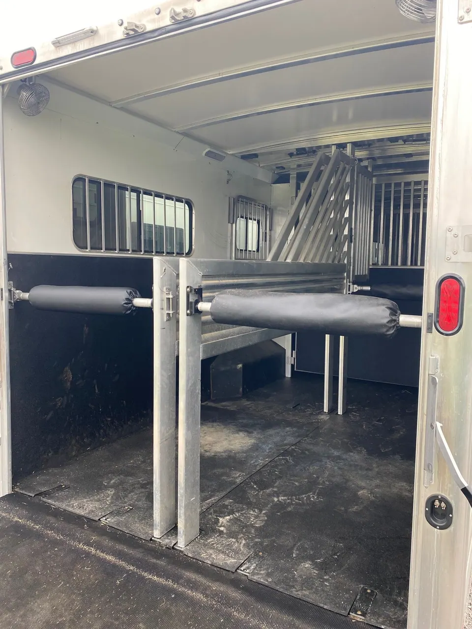 2023 Cimarron Norstar 6 Horse Head to Head Trailer