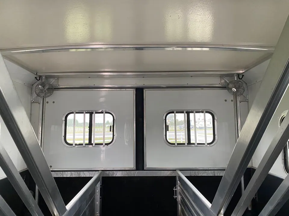 2023 Cimarron Norstar 6 Horse Head to Head Trailer