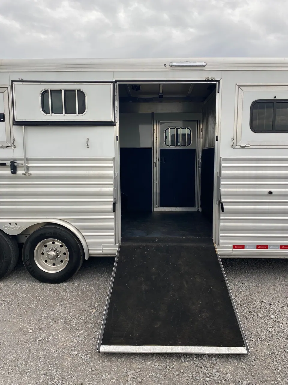 2023 Cimarron Norstar 6 Horse Head to Head Trailer