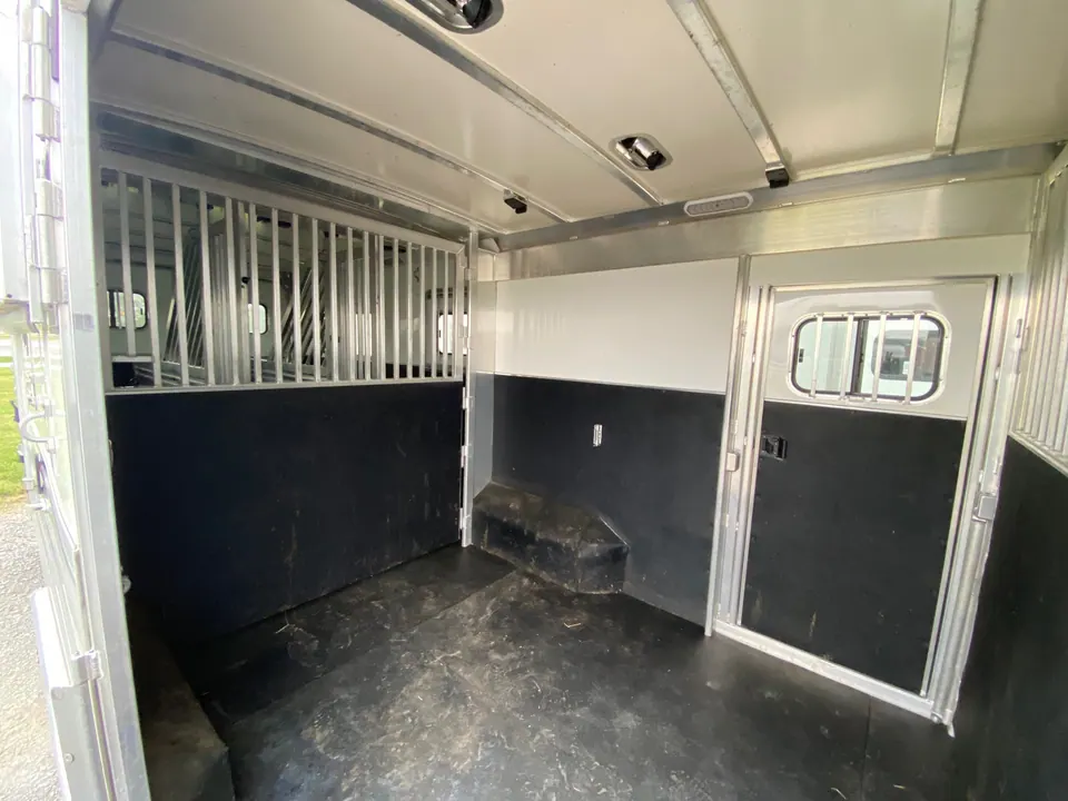 2023 Cimarron Norstar 6 Horse Head to Head Trailer