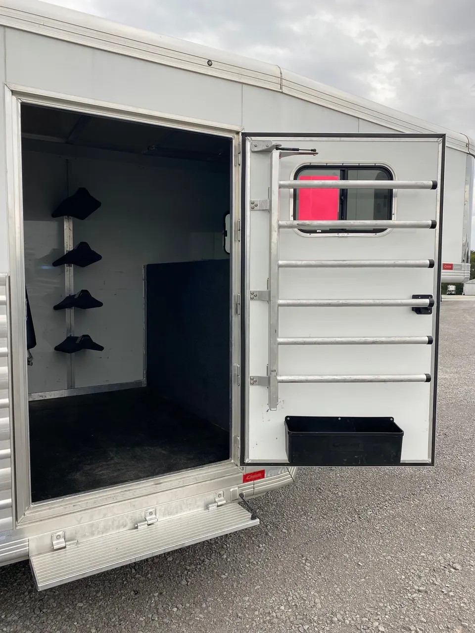 2023 Cimarron Norstar 6 Horse Head to Head Trailer