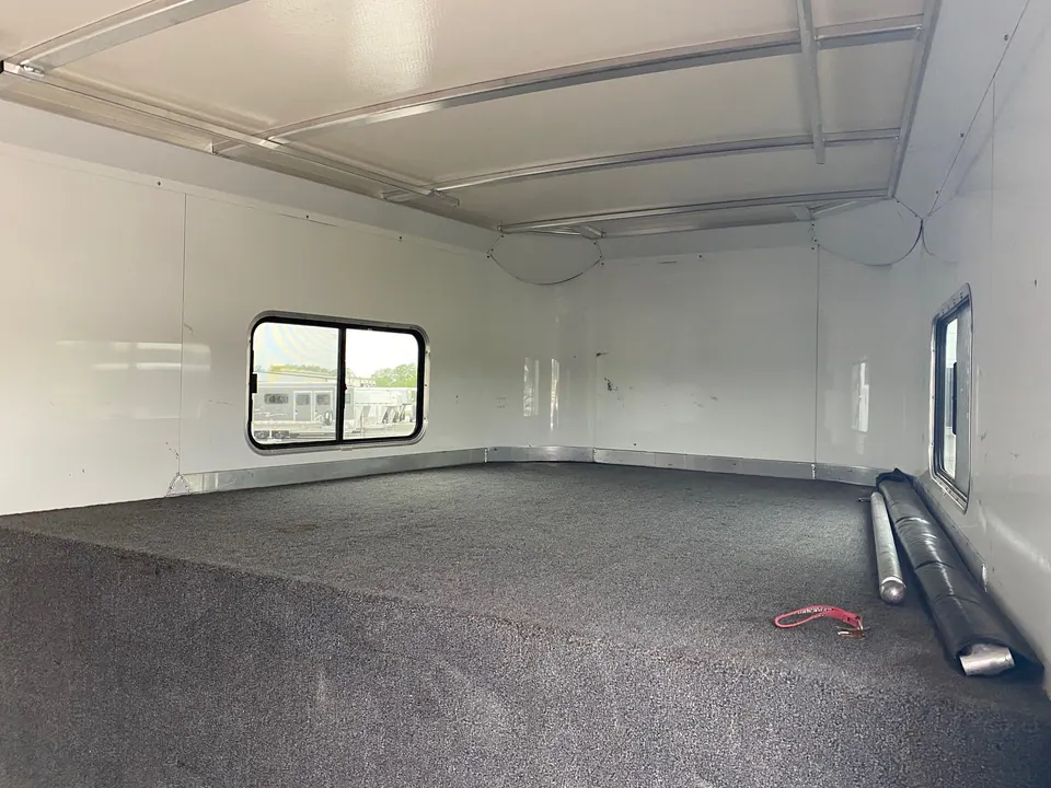 2023 Cimarron Norstar 6 Horse Head to Head Trailer