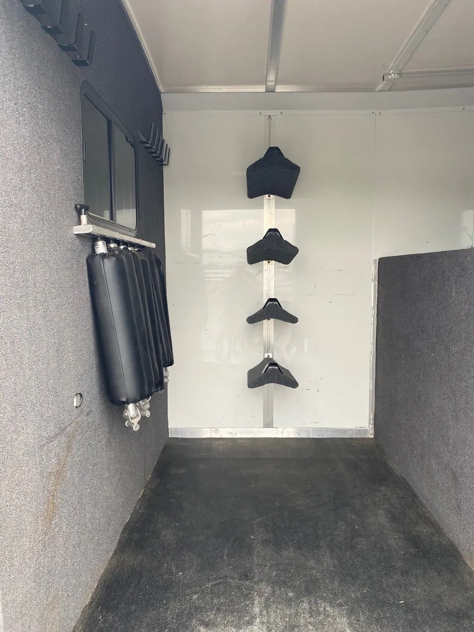 2023 Cimarron Norstar 6 Horse Head to Head Trailer