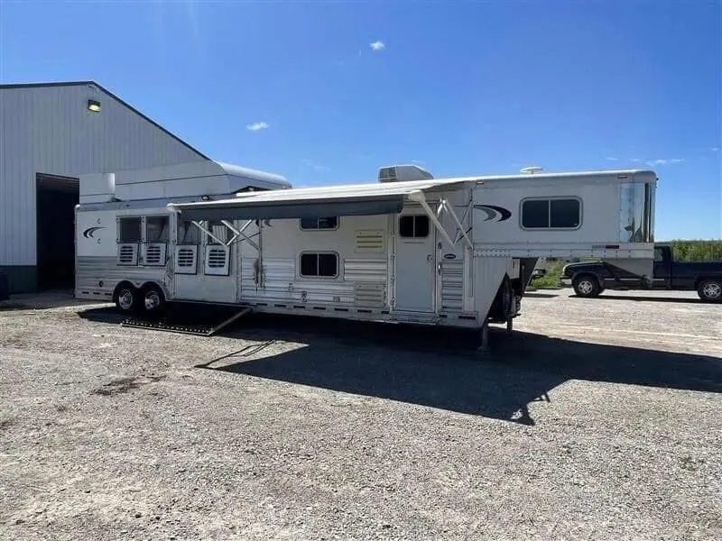 2016 Platinum 4 Horse Reverse Load Bunk Beds