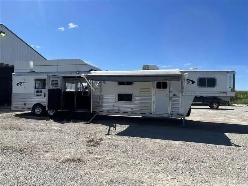 2016 Platinum 4 Horse Reverse Load Bunk Beds