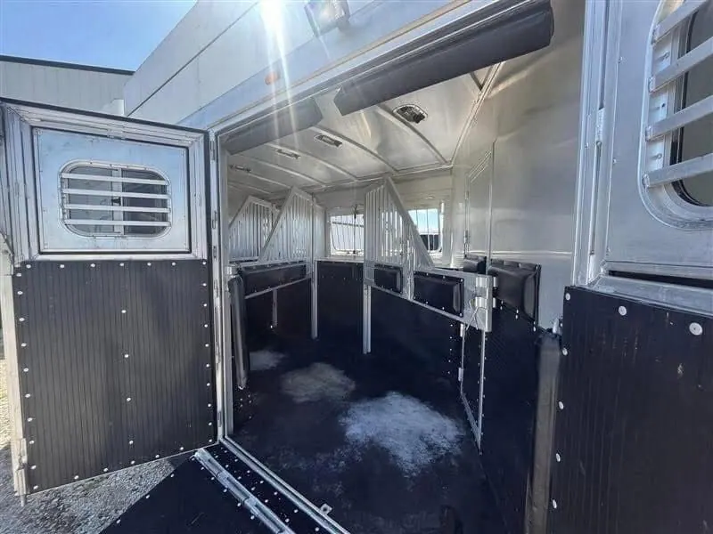2016 Platinum 4 Horse Reverse Load Bunk Beds