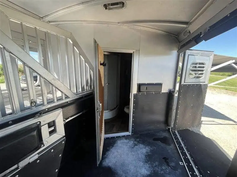 2016 Platinum 4 Horse Reverse Load Bunk Beds