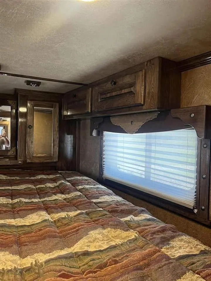 2016 Platinum 4 Horse Reverse Load Bunk Beds