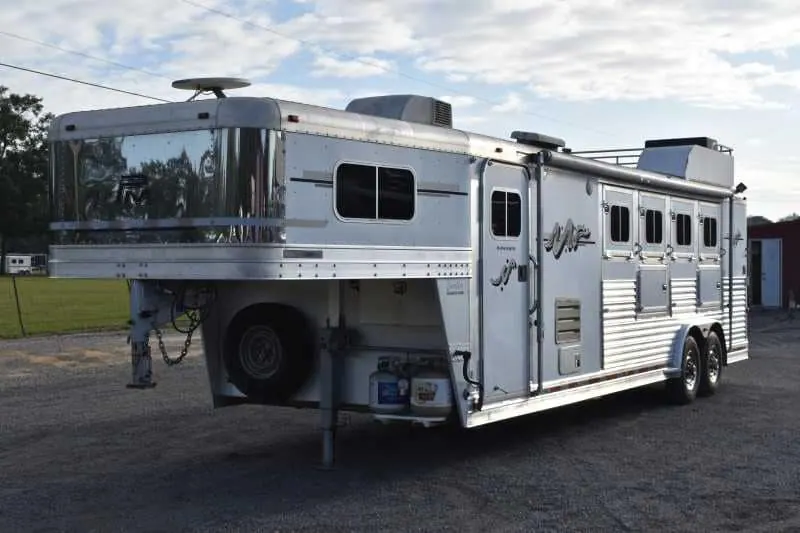 2006 Platinum 8410LQ 4 Horse Trailer with 9' Short Wall