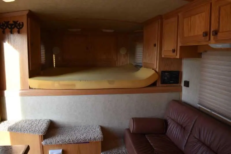 2006 Platinum 8410LQ 4 Horse Trailer with 9' Short Wall