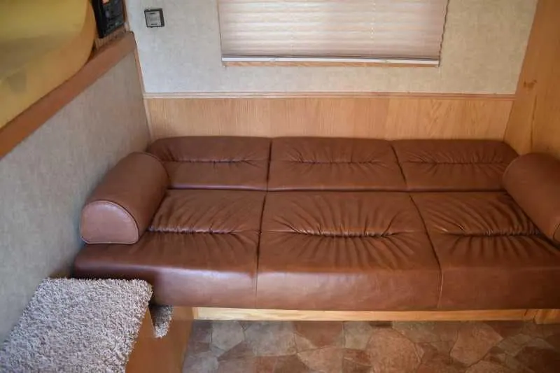 2006 Platinum 8410LQ 4 Horse Trailer with 9' Short Wall