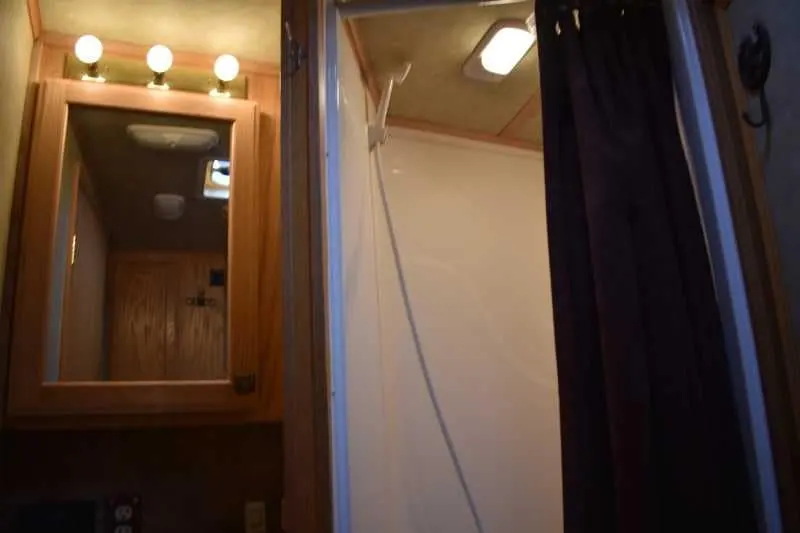 2006 Platinum 8410LQ 4 Horse Trailer with 9' Short Wall