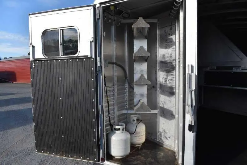2006 Platinum 8410LQ 4 Horse Trailer with 9' Short Wall