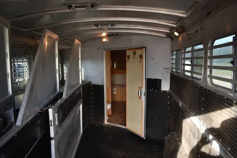 2006 Platinum 8410LQ 4 Horse Trailer with 9' Short Wall