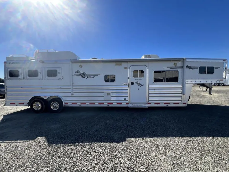 2009 Platinum Coach 3 H 16' SW w/Outlaw Conversion