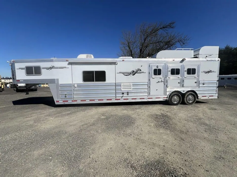 2009 Platinum Coach 3 H 16' SW w/Outlaw Conversion