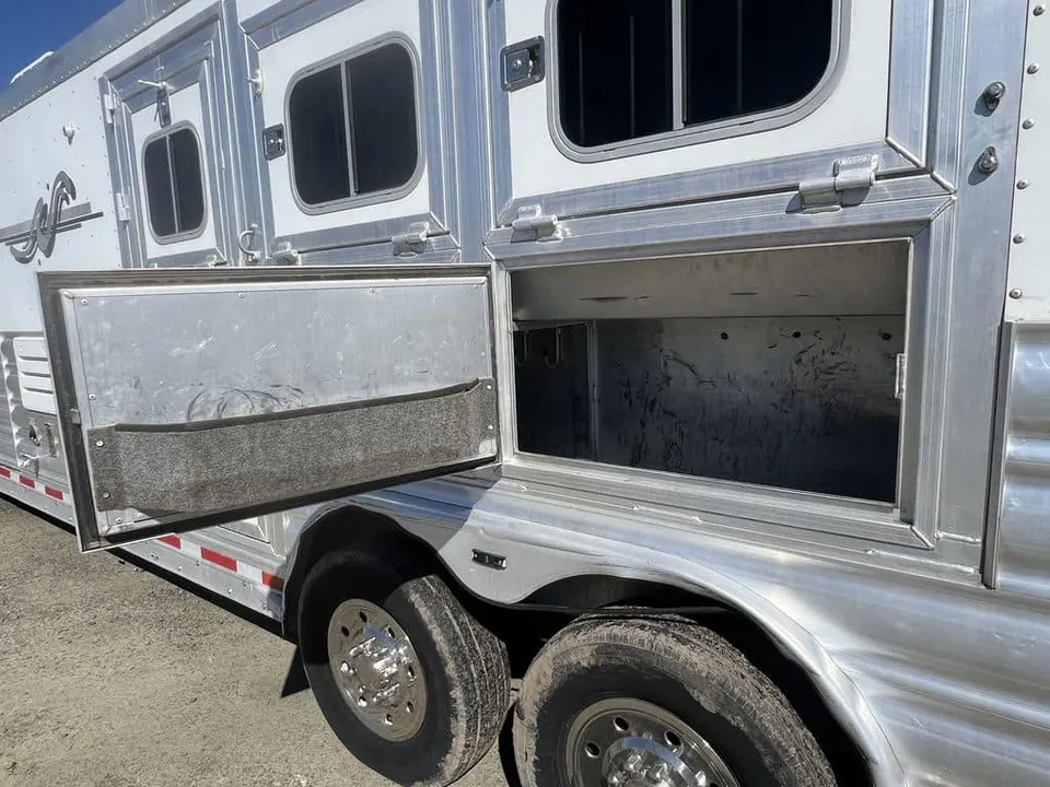 2009 Platinum Coach 3 H 16' SW w/Outlaw Conversion