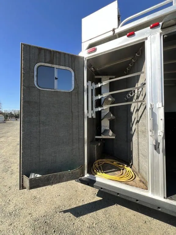 2009 Platinum Coach 3 H 16' SW w/Outlaw Conversion