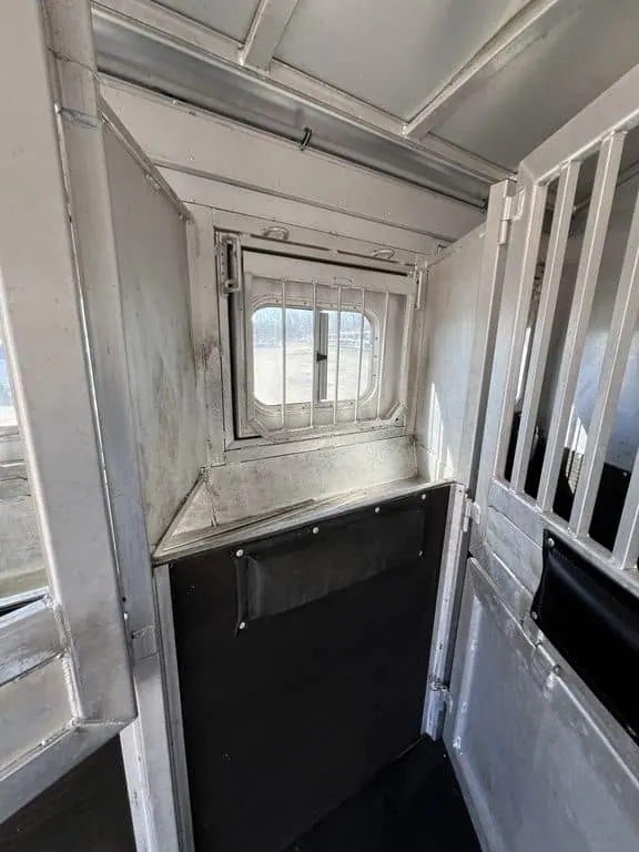 2009 Platinum Coach 3 H 16' SW w/Outlaw Conversion