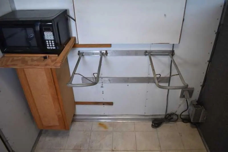 Used 1998 Silver Star 2HGN 2 Horse Trailer with 6' Short Wall