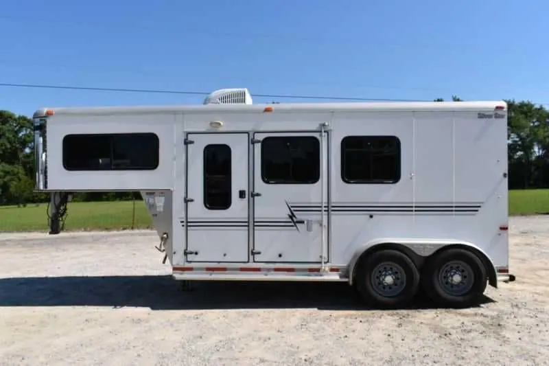 Used 2005 Silver Star 2HGNLQ 2 Horse Trailer with 4' Short Wall