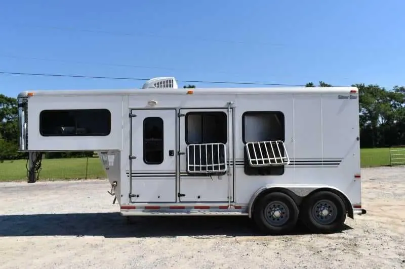 Used 2005 Silver Star 2HGNLQ 2 Horse Trailer with 4' Short Wall
