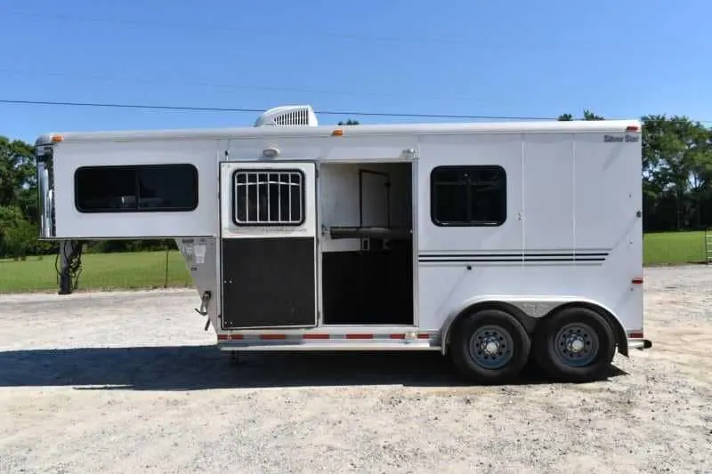 Used 2005 Silver Star 2HGNLQ 2 Horse Trailer with 4' Short Wall
