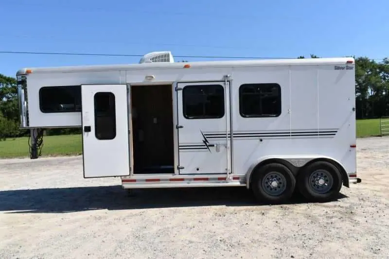 Used 2005 Silver Star 2HGNLQ 2 Horse Trailer with 4' Short Wall