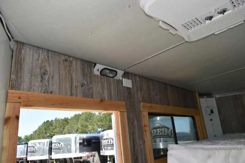 Used 2005 Silver Star 2HGNLQ 2 Horse Trailer with 4' Short Wall