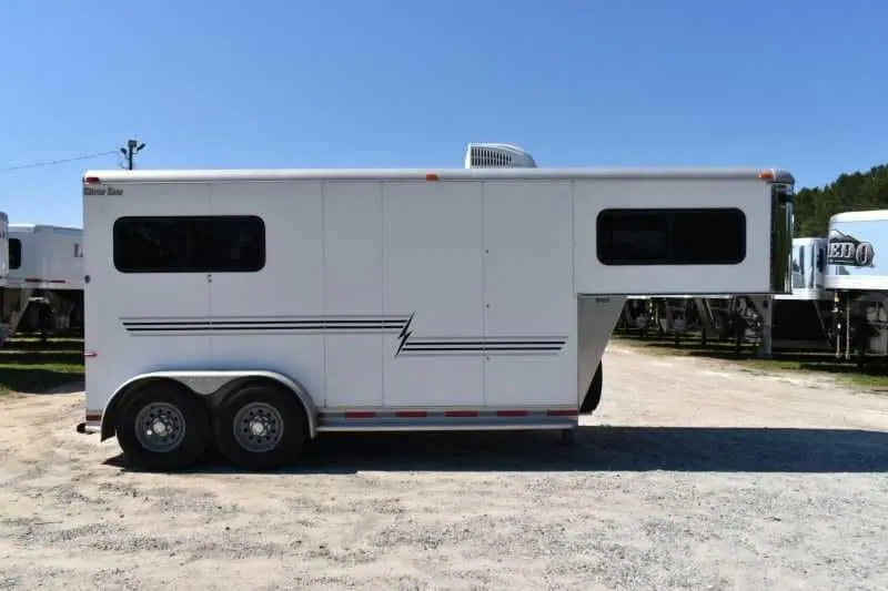 Used 2005 Silver Star 2HGNLQ 2 Horse Trailer with 4' Short Wall
