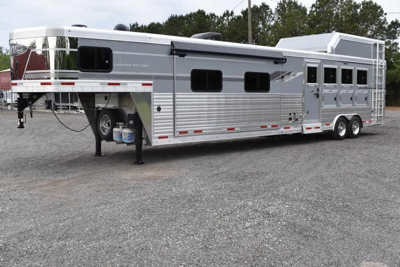 2020 SMC SL8418SCEBUG 4 Horse Trailer with 18 Short Wall