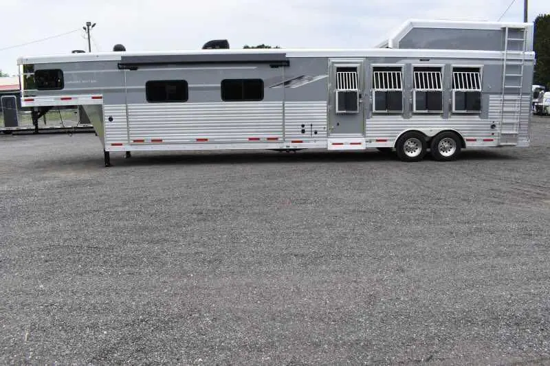 2020 SMC SL8418SCEBUG 4 Horse Trailer with 18 Short Wall