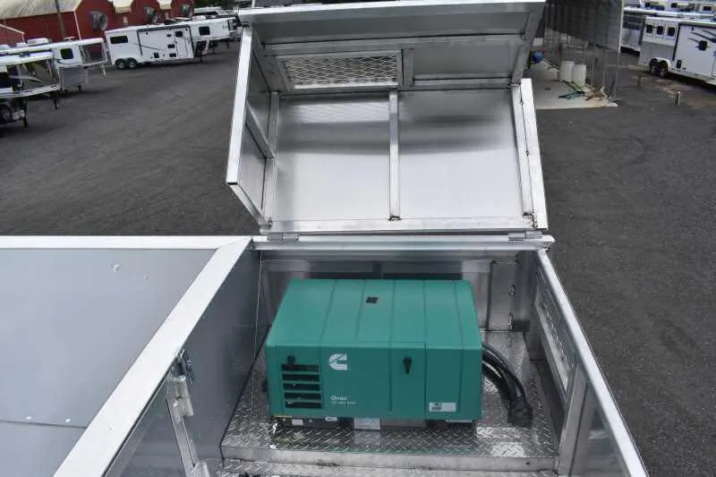 2020 SMC SL8418SCEBUG 4 Horse Trailer with 18 Short Wall