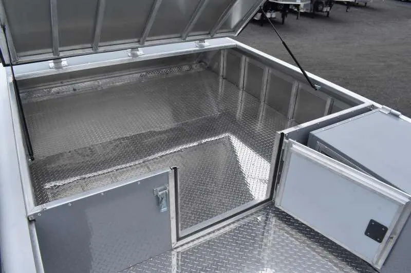 2020 SMC SL8418SCEBUG 4 Horse Trailer with 18 Short Wall