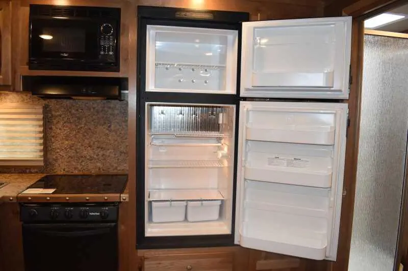 2020 SMC SL8418SCEBUG 4 Horse Trailer with 18 Short Wall