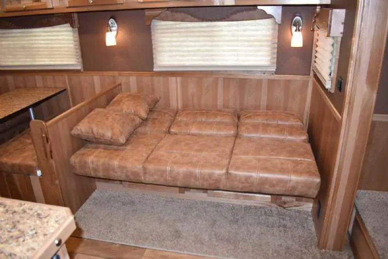 2020 SMC SL8418SCEBUG 4 Horse Trailer with 18 Short Wall