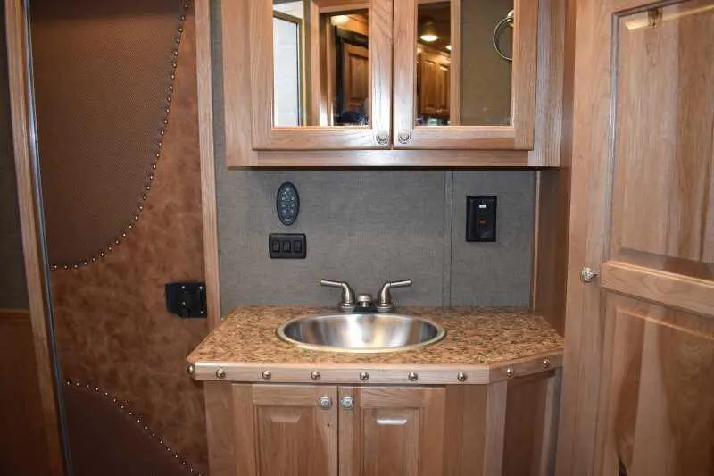 2020 SMC SL8418SCEBUG 4 Horse Trailer with 18 Short Wall