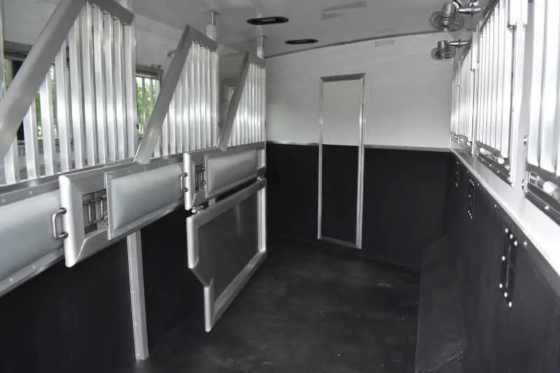 2020 SMC SL8418SCEBUG 4 Horse Trailer with 18 Short Wall