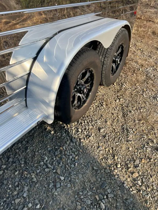 2022 Sundowner 3 Horse Slant GN Trailer