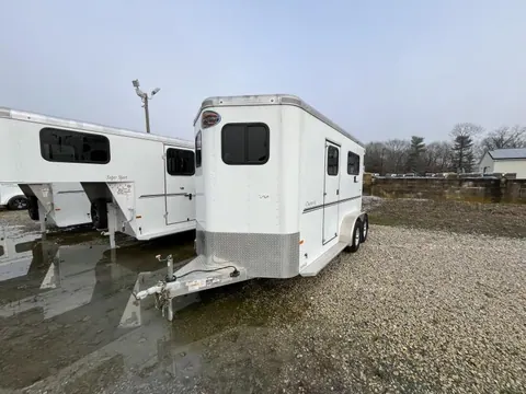 2019 Sundowner Charter 2 Horse Charter Bumper Pull w/ dr room