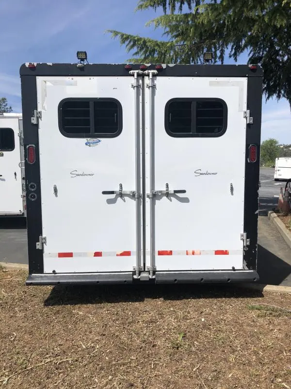 2003 Sundowner Trailers LQ 4H 8010 SIERRA Horse Trailer
