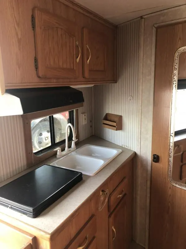 2003 Sundowner Trailers LQ 4H 8010 SIERRA Horse Trailer